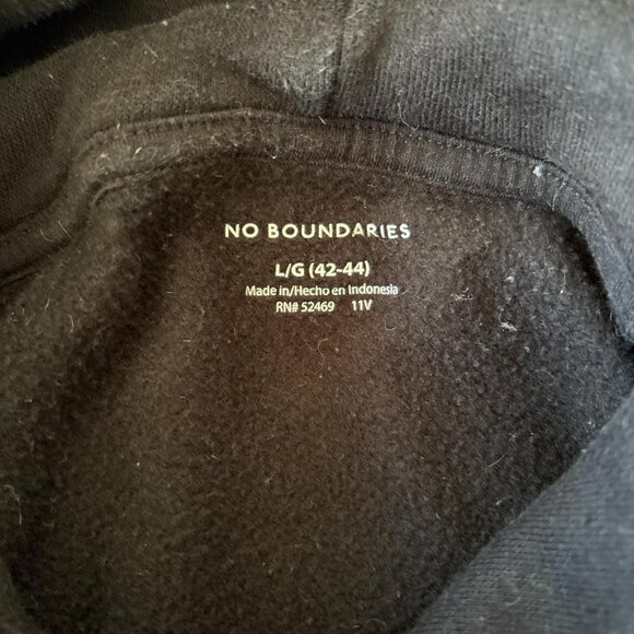 No Boundaries Tribal Core / Dreamin Black and Colorful hoodie. Size L. - Picture 5 of 5